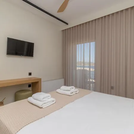 Artina 2*
