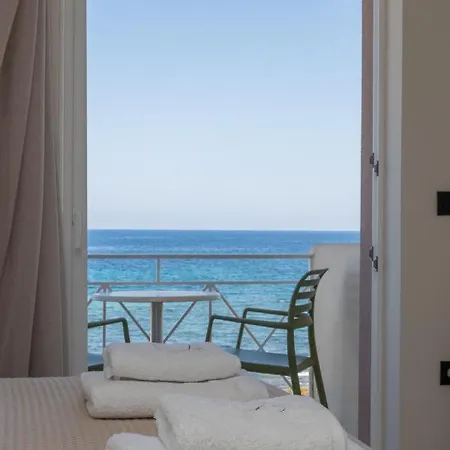 Artina Hotel