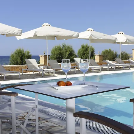 阿尔蒂娜诺沃酒店 马拉松波利斯