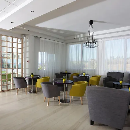 Artina 2* Marathopoli