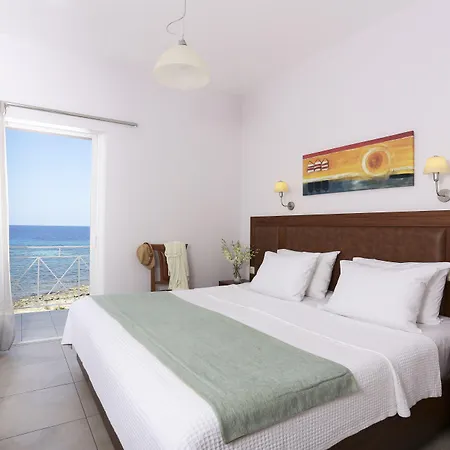 Artina Hotel 2*