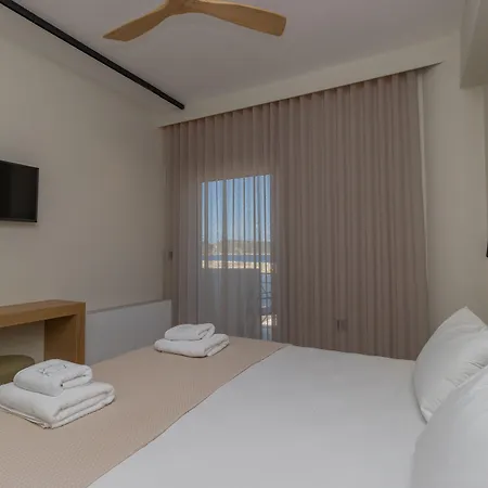 阿尔蒂娜诺沃酒店 酒店 马拉松波利斯