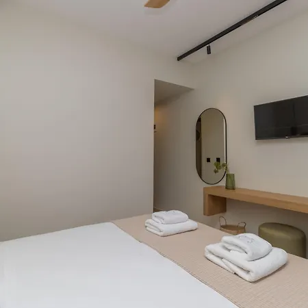 Artina Hotel 2*