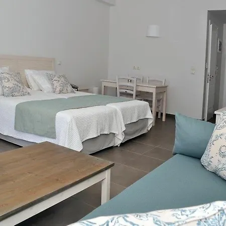 Artina Hotel 2*