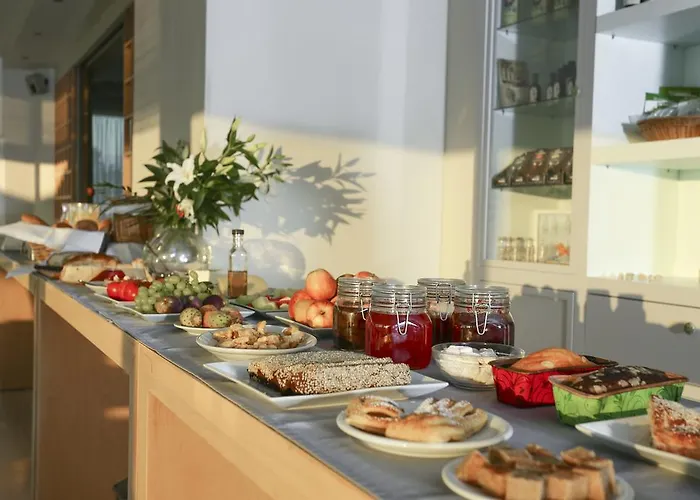 Отель Artina 2*